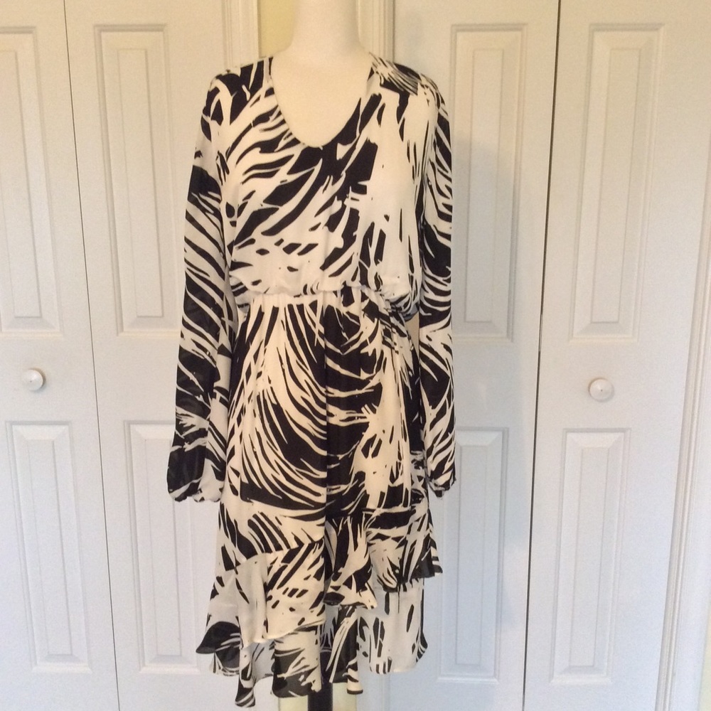 Parker dress in 100% silk.
